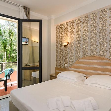 Hotel Nedy Marina di Massa Luaran gambar
