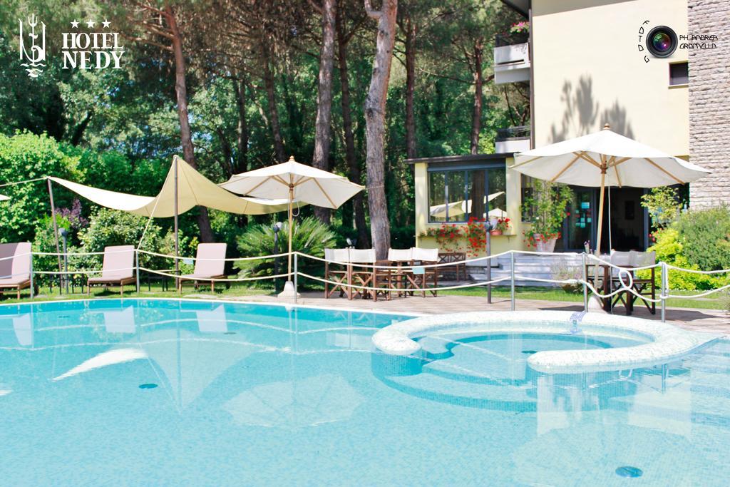Hotel Nedy Marina di Massa Luaran gambar