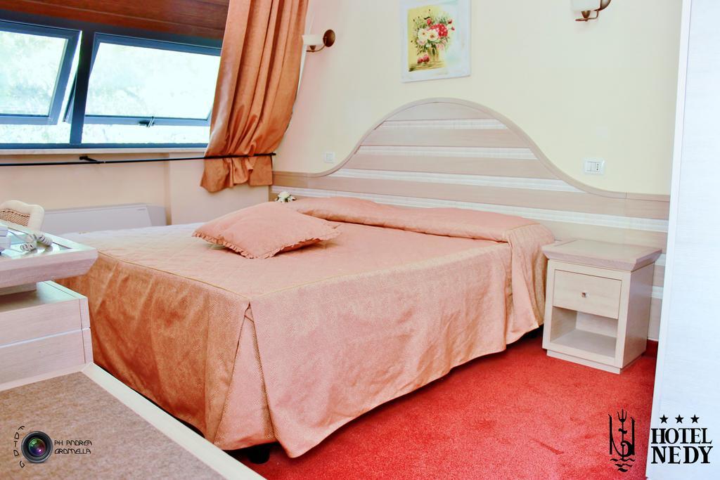 Hotel Nedy Marina di Massa Luaran gambar