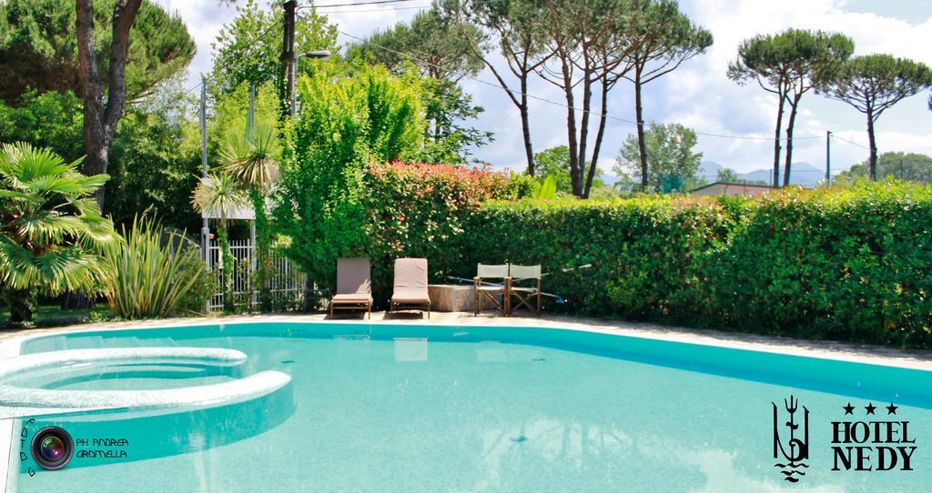 Hotel Nedy Marina di Massa Luaran gambar