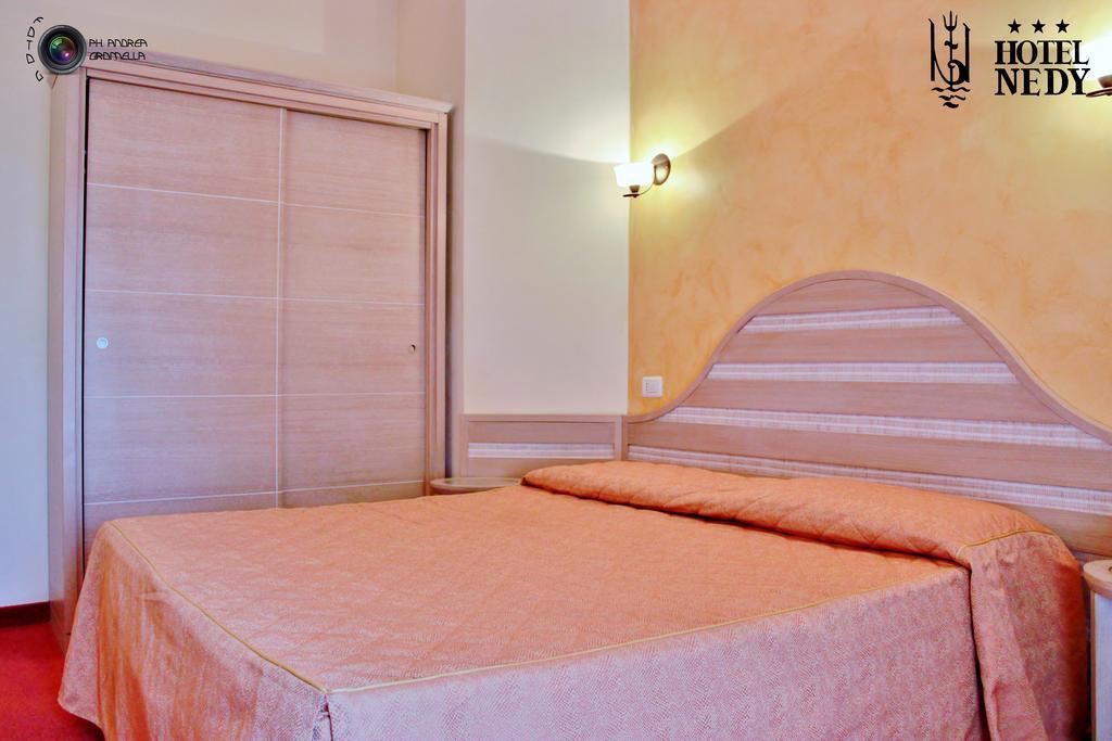 Hotel Nedy Marina di Massa Luaran gambar