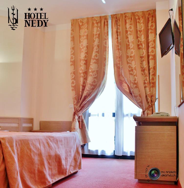 Hotel Nedy Marina di Massa Luaran gambar