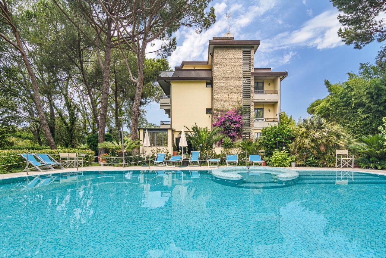 Hotel Nedy Marina di Massa Luaran gambar