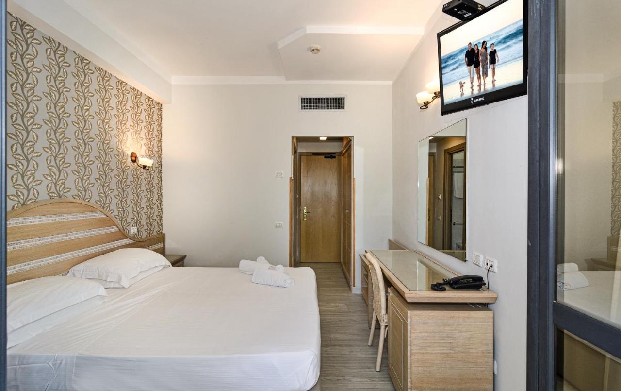 Hotel Nedy Marina di Massa Luaran gambar