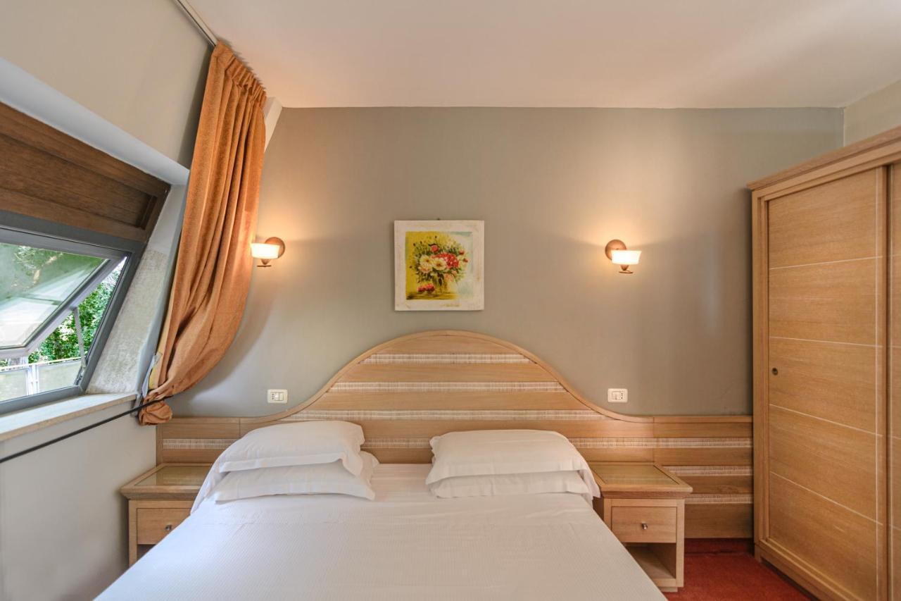 Hotel Nedy Marina di Massa Luaran gambar