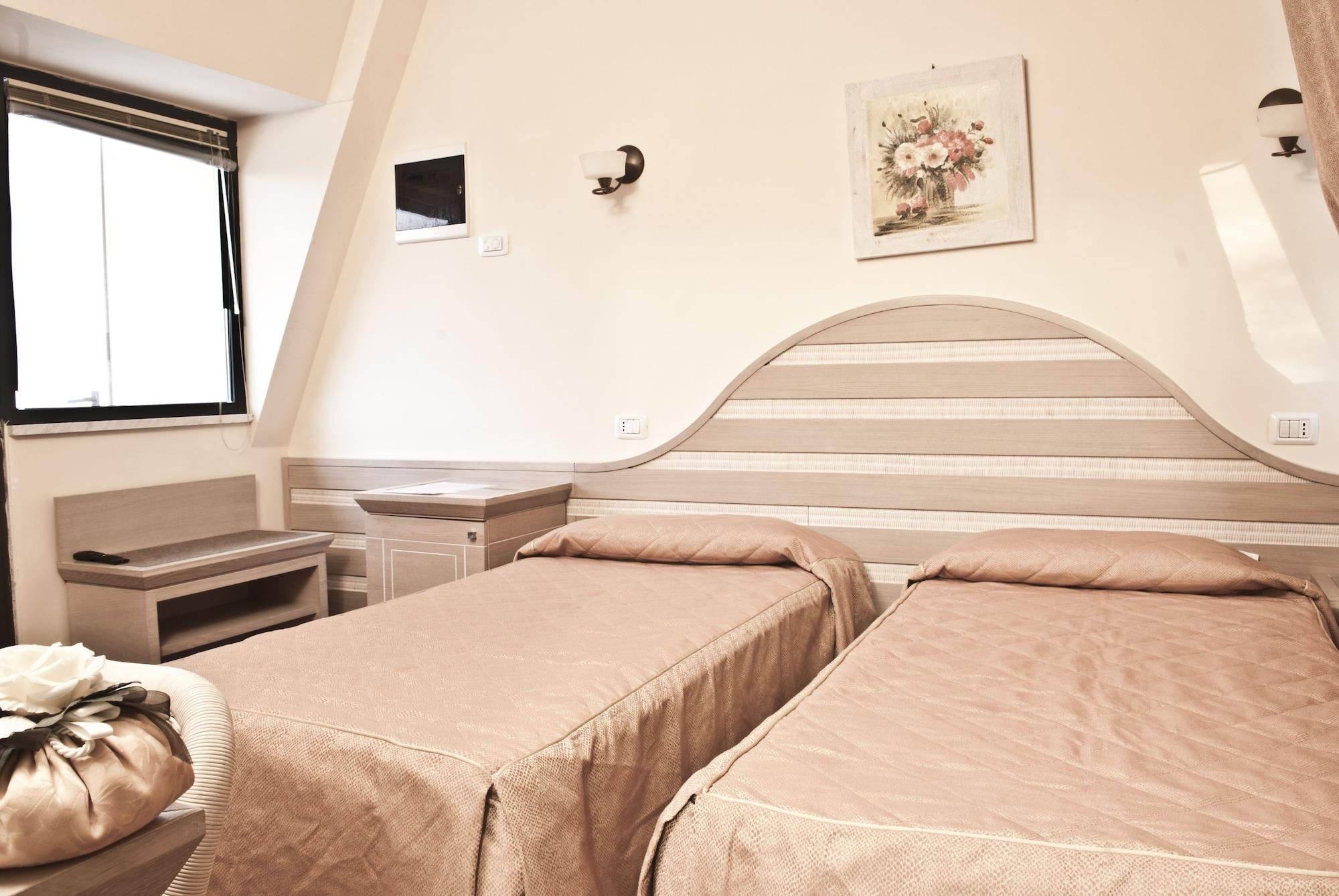 Hotel Nedy Marina di Massa Luaran gambar
