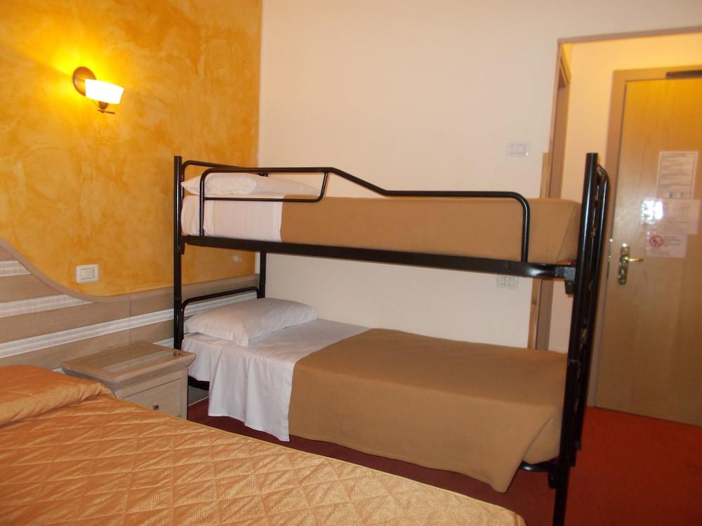 Hotel Nedy Marina di Massa Luaran gambar