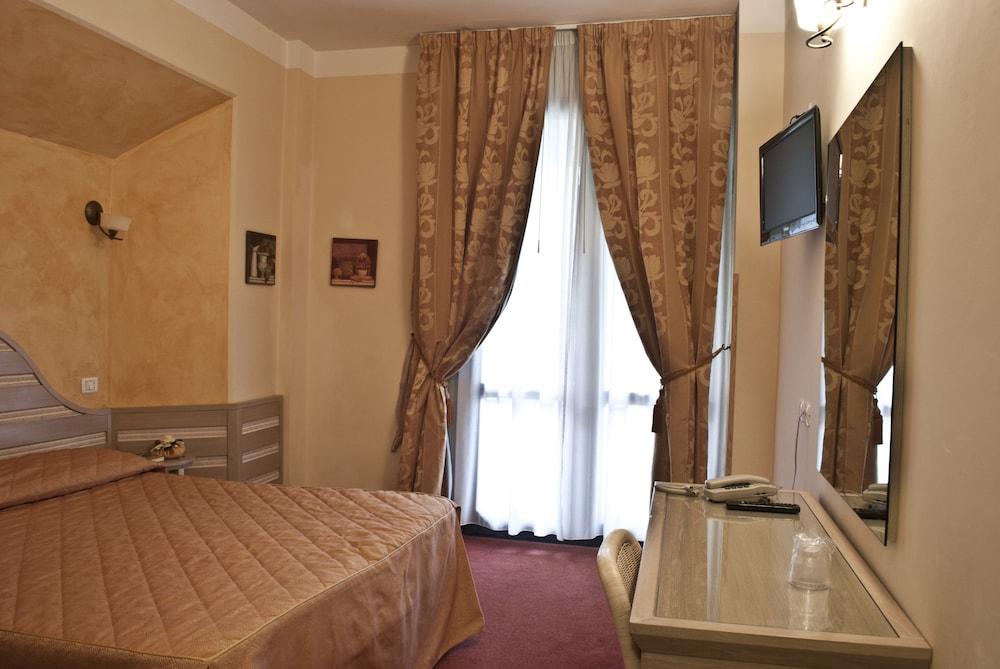 Hotel Nedy Marina di Massa Luaran gambar