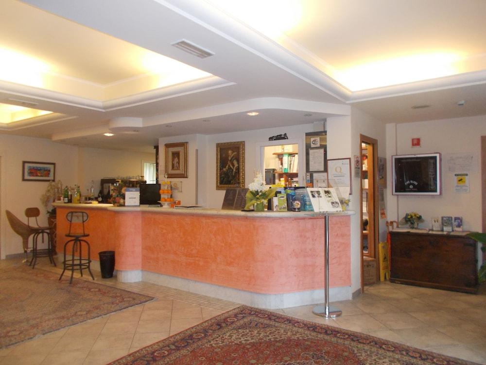 Hotel Nedy Marina di Massa Luaran gambar
