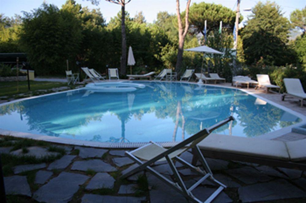 Hotel Nedy Marina di Massa Luaran gambar