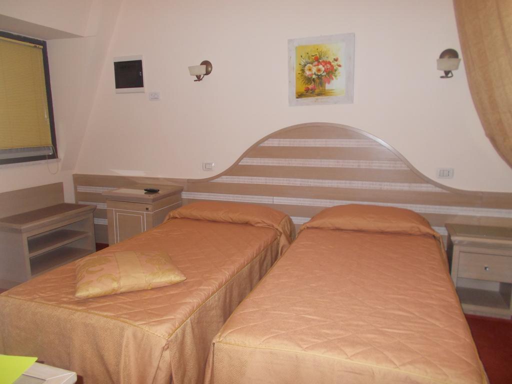 Hotel Nedy Marina di Massa Luaran gambar