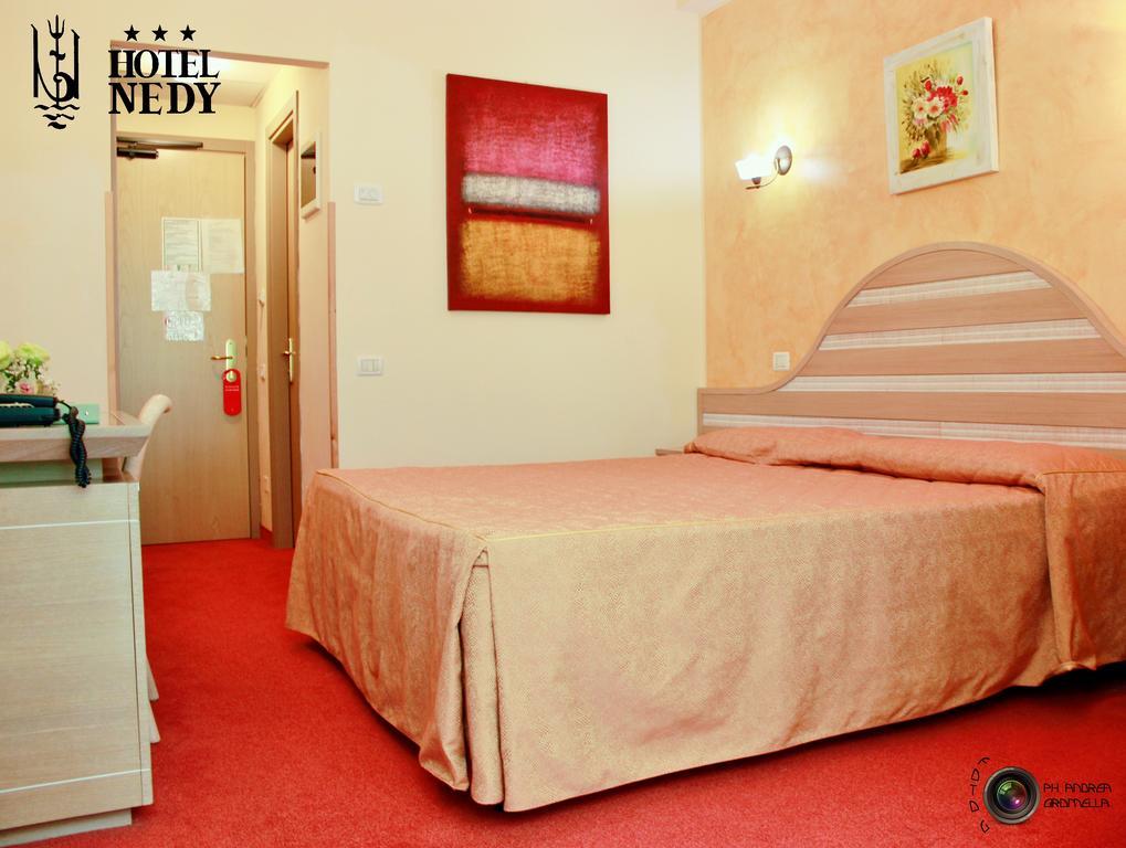 Hotel Nedy Marina di Massa Luaran gambar