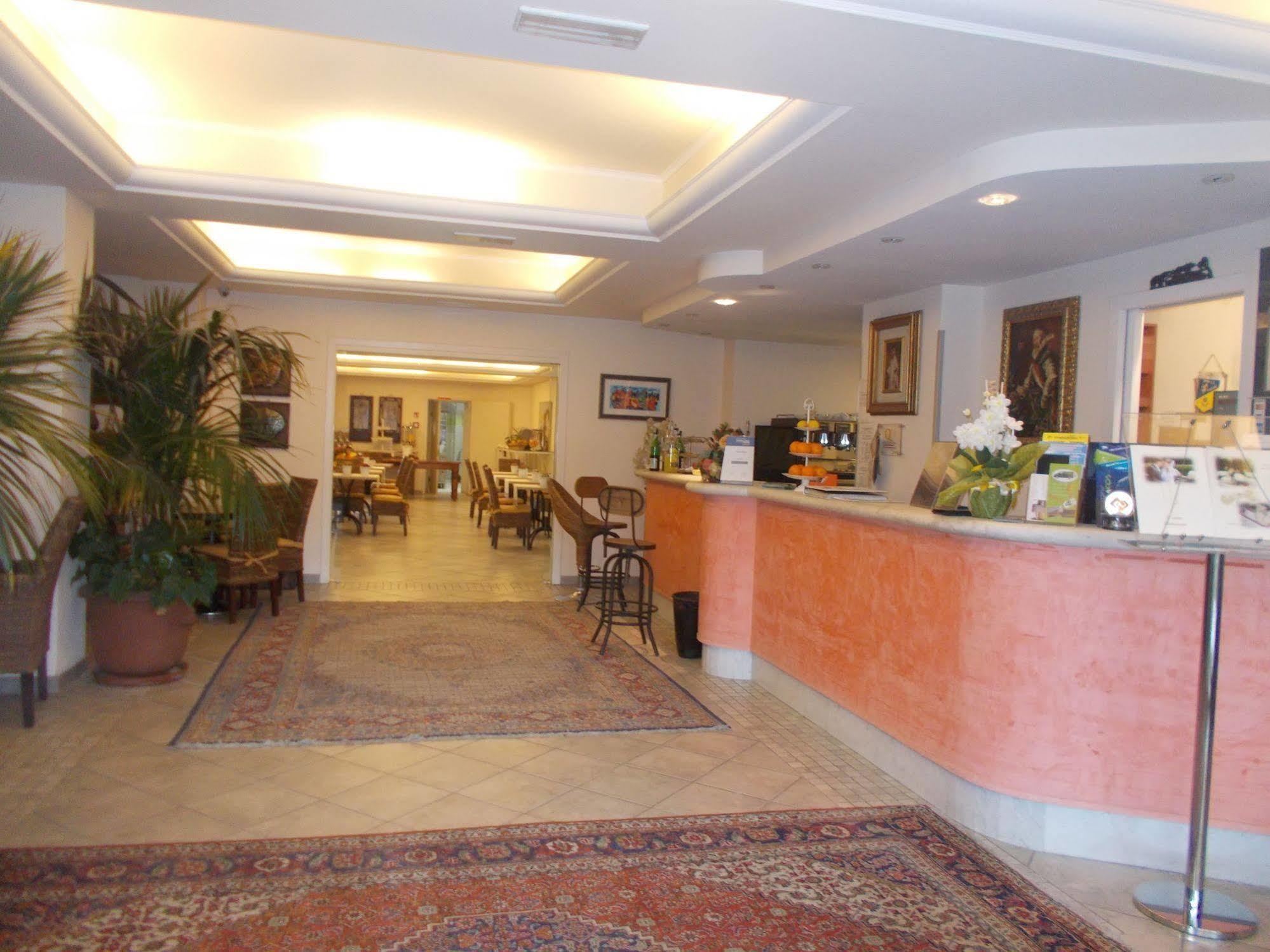 Hotel Nedy Marina di Massa Luaran gambar