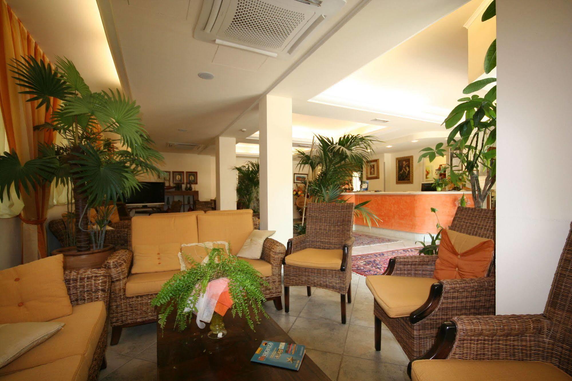 Hotel Nedy Marina di Massa Luaran gambar