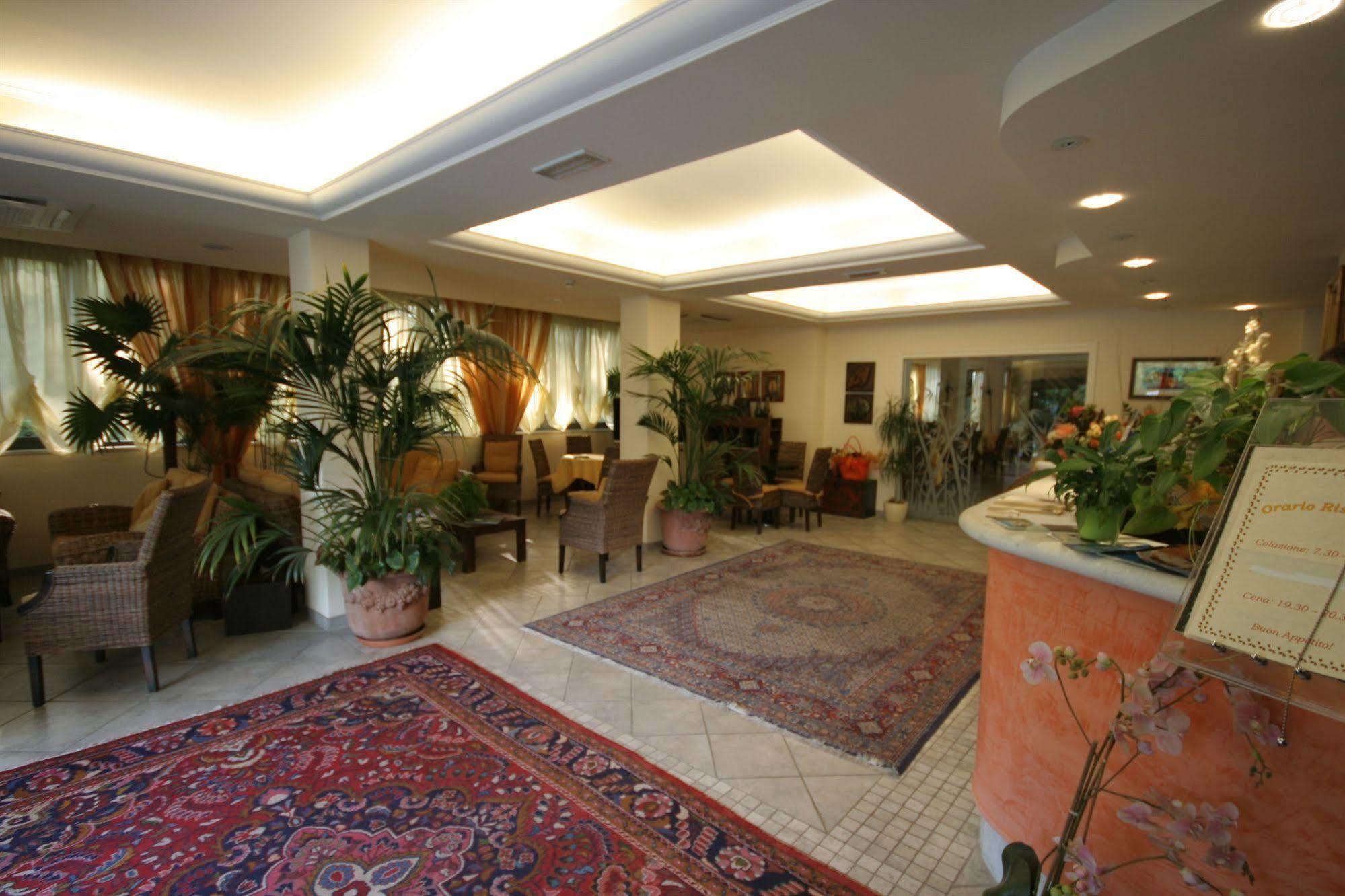 Hotel Nedy Marina di Massa Luaran gambar